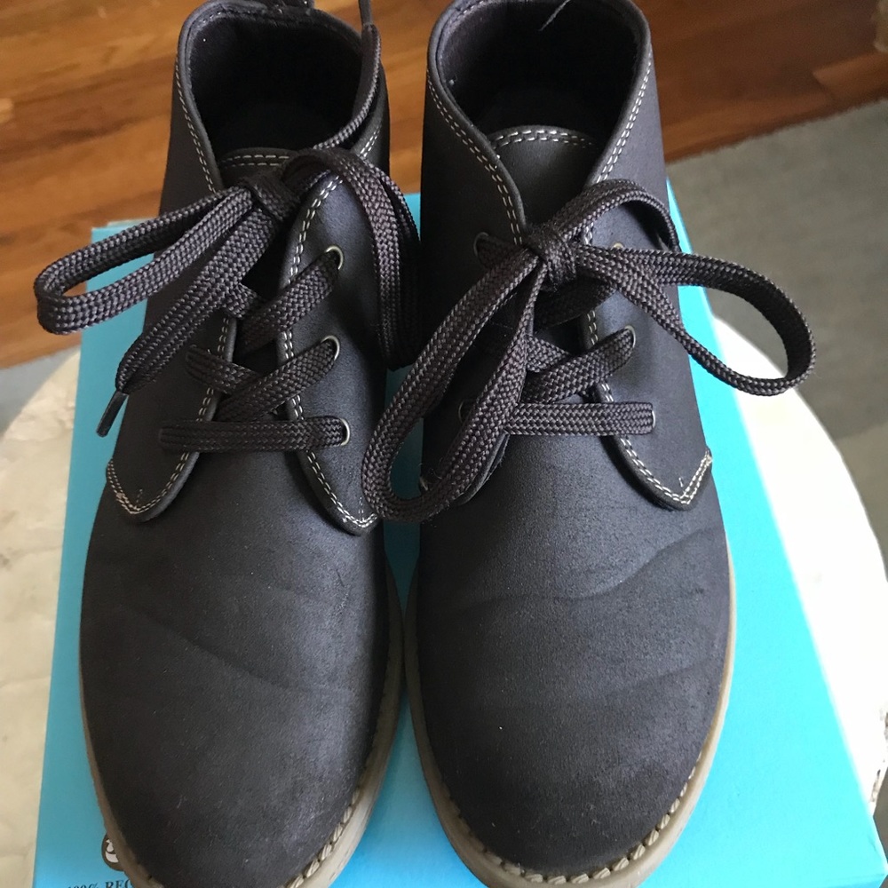 Boys Chukka boots size 1